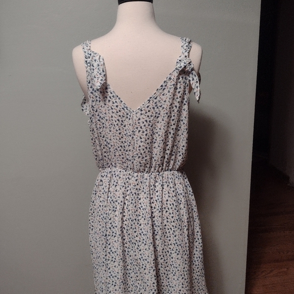 Sienna Sky Floral Dress Shoulder Tie Size Medium - Picture 6 of 9
